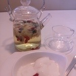茶緣 - 菊花茶と杏仁豆腐