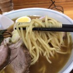 サニー - 「らーめん」（竝、970圓）
「チャーシュー」（430圓）の麺アップ。