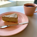 cafe＆cake tuzu - アールグレイのチーズケーキ　ホットコーヒー