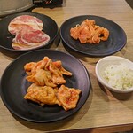 아카카라 누마즈점 - 赤からタン塩、鶏セセリ、テッチャン、塩ネギ。