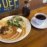 カフェ マチルダ - キーマカレーパンケーキセット