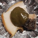 Sushi Dining Kugi - ⑦酒肴：蒸し鮑の肝がけ