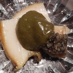 Sushi Dining Kugi - ⑦酒肴：蒸し鮑の肝がけ
