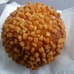 カフェ ベルベ - 「タンドリーチキンのチリビーンズ カレーパン (285円)」　クルトンたっぷり！