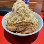 うまもり 山口湯田店 - 麺200ｇ 野菜マシマシ ニンニク多め 背脂抜き
