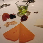 AKI NAGAO - 【2014年06月16日】チーズ（ミモレットなど）