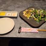 箸とフォーク - サラダ
