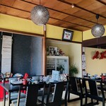 TSUMUGI - 店内テーブル席✨