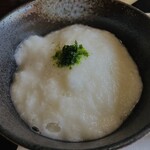 TSUMUGI - とろろご飯✨アオサがふりかけられていて特製のお出汁をタップリ掛けて戴くスタイル✨