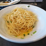 弘明寺丿貫 - ブリ辣油の和え玉の麺と油ダレ