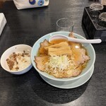 ラーメン くどう - ラーメン、ライス