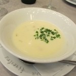 Pietro Centrale - ２皿目はポタージュスープ。
                        