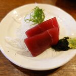 釜めし菜時記 さき亭 - コースのお刺身2切れ、マグロですね