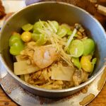 釜めし菜時記 さき亭 - 季節の釜めし、あさりと筍は海老1個にそら豆、筍、あさり、銀杏、針生姜