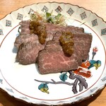 横浜紅葉坂日本酒 ふじひら - 【焼き物】和牛ローストビーフ。