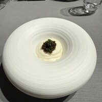 リストランテ・ホンダ - 2皿目
                  ズワイガニ、カリフラワーのムース、キャビア。