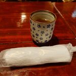 宗平 - お茶とおしぼり、ランチでおしぼりを出す店は少ない