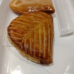 La BOULANGERIE d'a Cote - ショソン・オ・ポム