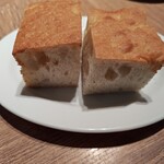 北海道イタリアン ミアボッカ - フォカッチャ。モチモチです。