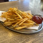 餃子酒場 たっちゃん - カリカリポテトフライ　４８０円（税込）