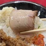 王道家直系 IEKEI TOKYO - チャーシューで巻いてご飯食べるの好き