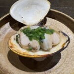 十皿 - 焼き蛤とうぐい菜