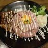 遊楽亭 - ローストビーフ丼 バルサミコ酢のキノコ、マヨネーズ