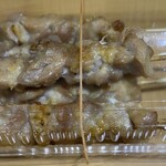 炭火やきとり 鳥信 - 鶏モモ　塩焼き
      噛めば噛むほど旨味が出てきます