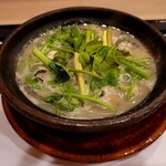 馬車道 大かわ - 牡蠣と舞茸の芹鍋