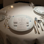 オオハラ エ シーアイイー - テーブルのセッティング
      2025年2月22日