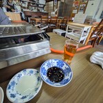 食道園 - 飲み放題？昔から麦茶が御冷で出てきます。