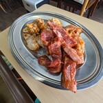 食道園 - １人前　カルビー750円、ホルモン550円、ミノ800円と リーズナブル❗️