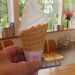 バーンズ - 濃厚ミルク　キングワッフルコーン　４２０円　【　２０１４年７月　】