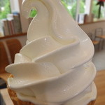 バーンズ - 濃厚ミルク　キングワッフルコーン　４２０円のアップ　【　２０１４年７月　】　