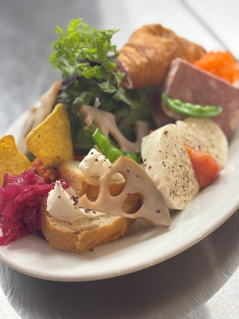 バル・パサポルテ（横手）- 熟成肉と季節料理が楽しめるイタリアンバー