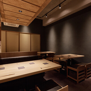 4名様掛けのテーブル席