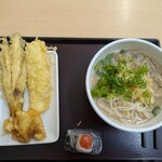 四代目　横井製麺所 桑名安永店 - 白豚うどん、天ぷら、おにぎり