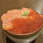 ABURIYA ダイニング - サーモン親子丼　2000円
