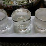 伍法 - 三種飲み比べ。右から「黄金澤」（宮城）「来福」（茨城）「上喜元」（山形）。