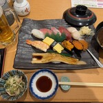 すし亭 - いくらこぼれと穴子一本にぎりと生ビール