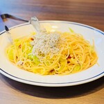 柴田屋酒店 喜多見ビール醸造所 - しらすとキャベツのペペロンチーノ