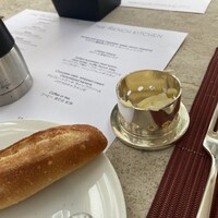 フレンチ キッチン - 焼きたてパン　お代わり二回！　温かい