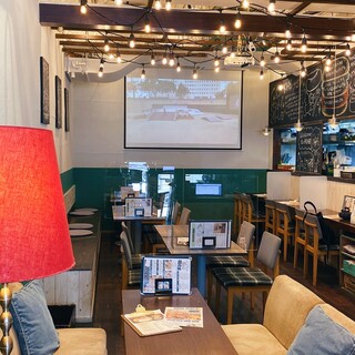 お店まるっと貸切◎小洒落た内装と気さくなスタッフがお出迎え。
