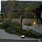 Kohiyarampu - 夕暮れの中庭