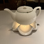 中国飯店 富麗華 - ポットを温めてくれます
