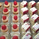 オールデイダイニング カリフォルニア -  いちごタルト、フレジェ