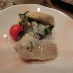 たんが食堂 空 - 岩牡蠣が食べやすい大きさにカットされてます