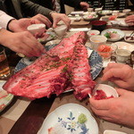 シァーと合図の後は、皆でスプーンで、ガリガリガリ・・