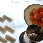 オールデイダイニング カリフォルニア - いちごの求肥包み、いちごシュークリーム