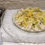 オールデイダイニング カリフォルニア - 鶏むね肉とリンゴのレモンヴィネグレット